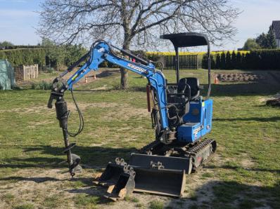 Minikoparka SelTech z wiertnicą — świder Ø 30 cm